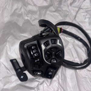 HOUSING SWITCH